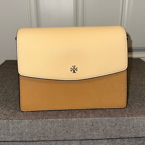 NWOT Tory Burch Emerson Flap Adjustable Shoulder Bag. 2 toned tan and cream. - Picture 1 of 5